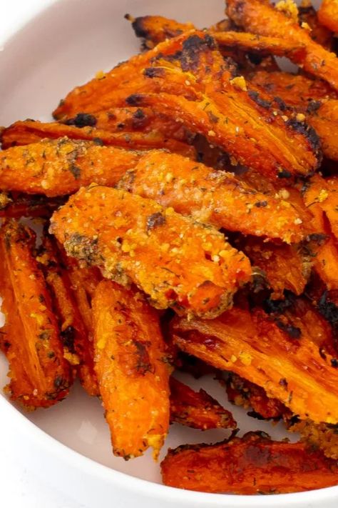 Need a new healthy snack? Save this Easy Crispy Crunchy Ranch Smashed Carrots Recipe! Crispy Ranch Smashed Carrots combine the natural sweetness of carrots with the savory zing of ranch, creating a satisfying addition to any meal! Smashed Carrots, Carrot Recipes Side Dishes, Ranch Seasoning Recipes, Crockpot Chicken Alfredo, Boil Carrots, Carrots Side Dish, Easy Healthy Snack, Chef Savvy, Dishes Recipe