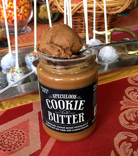 Cookie Butter Cake Pops, Cookie Butter Cake, Chocolate Spice Cake, Cake Pucks, Cake Pops Recipe, Speculoos Cookie Butter, Brown Butter Cookies, Cake Pop Sticks, Cake Pop Recipe