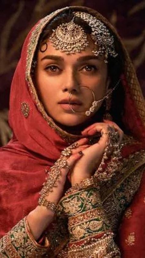 Sanjay Leela Bhansali Movies, Aditi Rao Hydari, Mumbai Wedding, Aditi Rao, Sanjay Leela Bhansali, Wedding Dresses For Girls, Looking Dapper, Jewelry Outfit, Celebrity Outfits