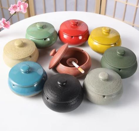 Smoking Ash Tray for Home Decoration | Smokers Elite Design Ashtray With Lid, Accessories Ceramic, Pottery Ashtray, Storage Box With Lid, Ceramic Ashtray, Diy Ceramic, Ash Tray, Storage Boxes With Lids, Office Decoration