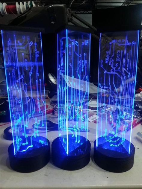 LED Edge Lit Table Centerpiece by madsci1016 - Thingiverse Diy Geek, Geek Diy, Geeky Wedding, Geek Wedding, Diy Lampe, Terraria, Nautical Design, Edge Lighting, Totally Awesome