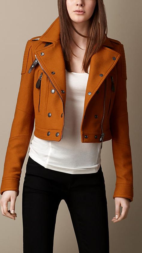 burberry Fall Jackets Outfit, Winter Mode Outfits, Burberry Jacket, Looks Chic, Leather Jackets Women, Winter Fashion Outfits, Biker Jacket, Cute Casual Outfits, Jacket Style