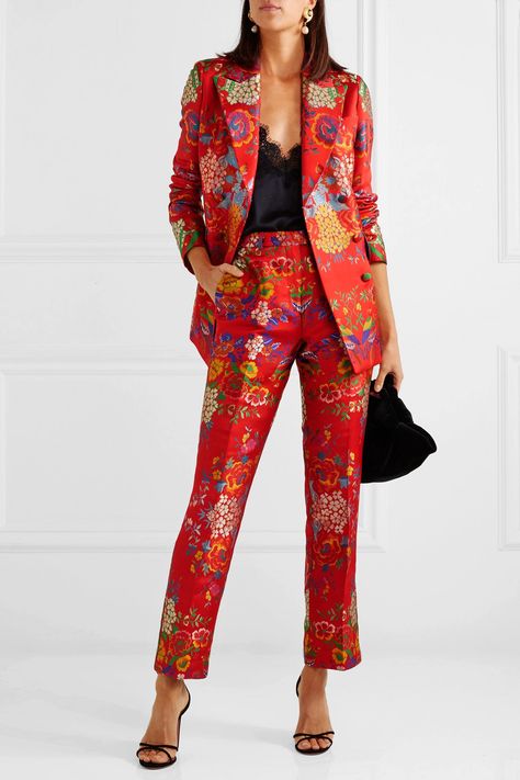 MUST HAVE: Etro may be known for its signature paisley but the brand executes all prints beautifully Short Hairstyles With Beard, Floral Blazer Outfit, Hairstyles With Beard, Outfit Mit Blazer, Round Face Men, Jacquard Blazer, Best Short Hairstyles, Beard Style, Woman Suit Fashion