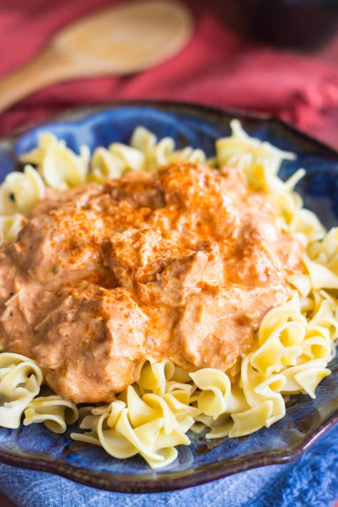 Crockpot Chicken Paprikash, Chicken Paprikash Slow Cooker, Chicken Paprikash Recipe, Blue Hawaii Cocktail, Paprikash Recipe, Hungarian Chicken, Chicken Paprika, Chicken Paprikash, Recipe Slow Cooker