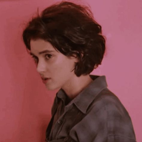 Winona Ryder 90s, 90s Grunge Hair, Hair Gif, Winona Forever, Short Grunge Hair, Winona Ryder, Grunge Hair, Look At You, Girl Crush