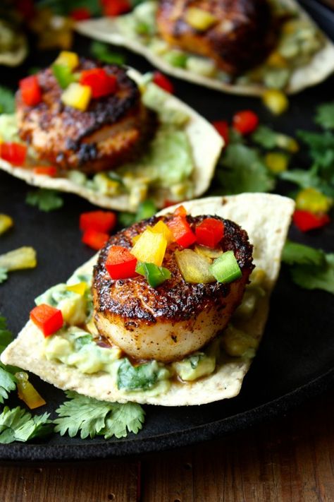 Blackened Scallops with Grilled Corn Guacamole | Raised on a Roux Mexican Scallops Recipe, Roux Recipes, Blackened Scallops, Scallop Appetizer, Blackened Chicken Recipe, Blackened Chicken, Cod Recipes, Scallop Recipes, Southern Food