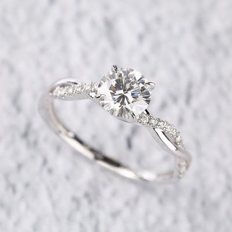 Pretty Engagement Rings, Dream Wedding Ring, Engagement Rings Twisted, Cute Engagement Rings, Future Engagement Rings, Simple Engagement Rings, White Gold Engagement Ring, Dream Engagement, Dream Engagement Rings