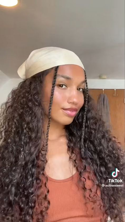 Half-up half-down with braided money pieces with bandana on top. Hairstyles With Bandanas, Money Pieces, Highlights Curly, Highlights Curly Hair, Prom Inspo, Half Up Half Down, Curly Hairstyle, Outer Banks, Half Up