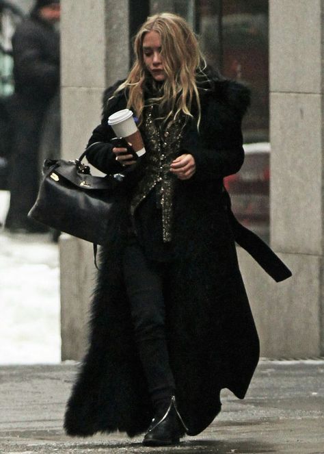 Olsen Fashion, Olsen Twins Style, Mary Kate And Ashley, Kate Olsen, Mary Kate Ashley, Winter Inspiration, Olsen Twins, Mary Kate Olsen, Ashley Olsen