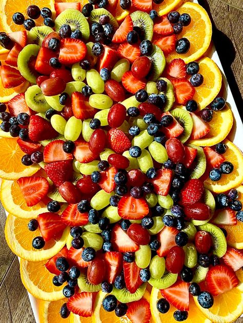 Fruit Platter Ideas Party, Easter Fruit, Fruit Platter Designs, Banana Sandwich, Eating Light, Charcuterie Inspiration, Party Food Platters, Charcuterie Recipes, The Picnic