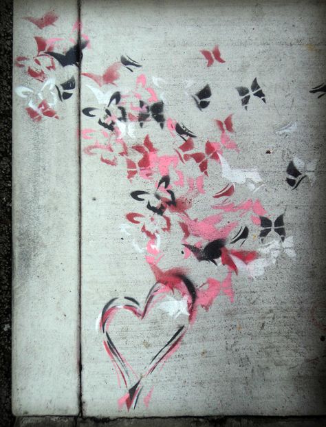 Fly high Butterfly Graffiti, Stencil Street Art, Art Butterflies, Butterfly Black And White, Stencil Graffiti, Heart Artwork, Stencil Art, Wall Ideas, Pictures To Draw