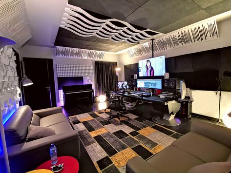 Audio Studio Design, Recording Studio Design Professional, Music Studio Room Luxury, Professional Music Studio, Music Producer Studio, Studio Room Design, Music Studio Design, Producer Studio, Rehearsal Studios