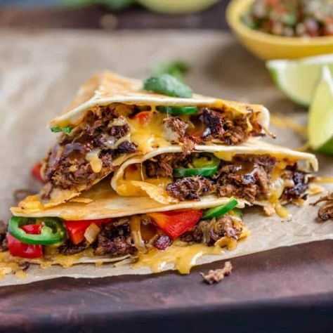 Pulled Beef Quesadillas - Great Leftover Pulled Beef Recipe - Vindulge Leftover Pulled Beef, Shredded Roast Beef, Roast Beef Tacos, Shredded Roast, Leftover Roast Beef Recipes, Quesadilla Recipes Beef, Shredded Beef Recipes, Beef Quesadillas, Beef Fried Rice