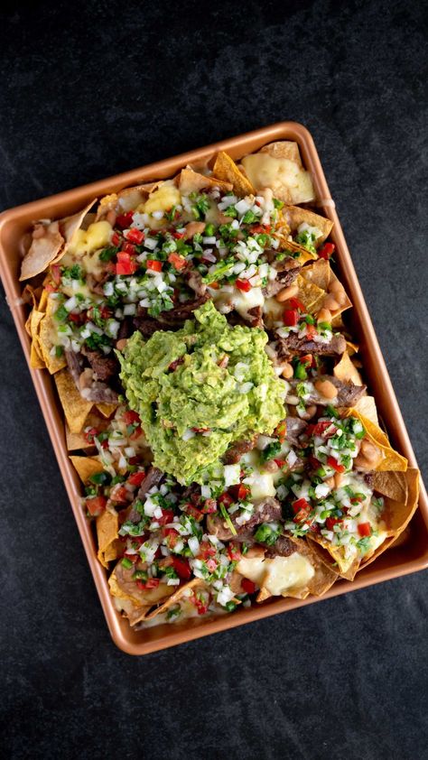 cucharamia on Instagram: Nachos con Arrachera 🤤 #nachos #receta #queso #carneasada #comida Nachos Platter, Yacht Food, Disney Themed Food, Homemade Recipe Books, Mexican Street Food, Cooking 101, Easy Delicious Recipes, Food Themes, Food Obsession