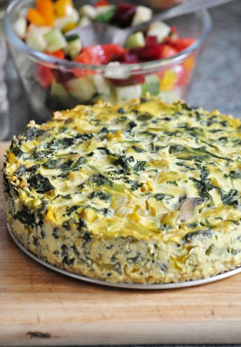 The Incredible Vegan Frittata! - I need to host brunch now... #vegan #vegetarian Vegan Frittata, Vegan Quiche, Menu Sarapan Sehat, Plat Vegan, Vegan Brunch, Vegan Main Dishes, Vegan Cooking, Vegan Foods, Vegan Breakfast Recipes