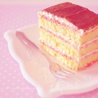 Tiramisu Cake, Pink Images, I Believe In Pink, Pink Cake, Something Different, Creative Food, Vanilla Cake, Baked Goods, Cupcake Cakes