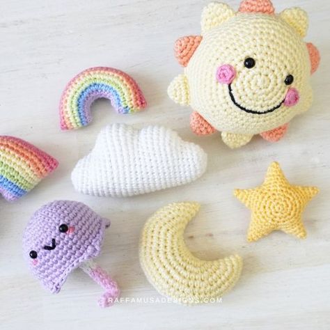 Sun Amigurumi – Free Crochet Pattern • RaffamusaDesigns Cloud Crochet Pattern Free, Crochet Cloud Pattern Free, Crochet Mobile Free Pattern, Sun Crochet Pattern Free, Sun Amigurumi, Crochet Baby Mobile, Sun Crochet, Crochet Baby Mobiles, Crochet Sun