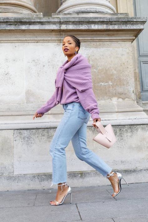 Lilac sweater, jeans and silver sandals. Silver Sandals Outfit, Look Formal, Blogger Outfits, What To Wear Today, Sandals Outfit, Purple Outfits, Silver Sandals, Style Blogger, Inspiration Mode