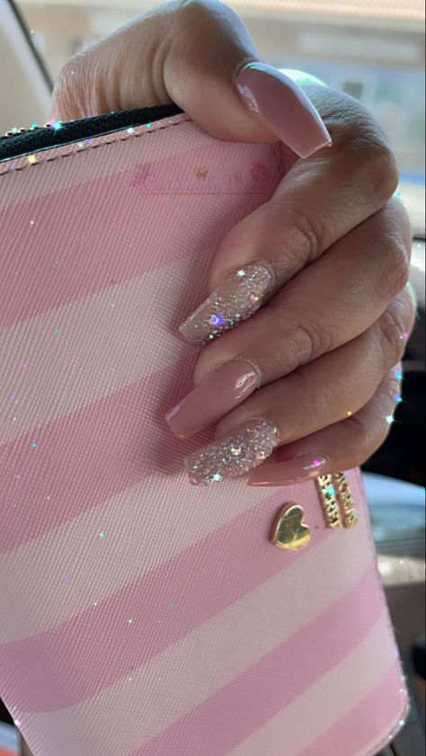 Acrylic Nails Chavvy, Nails Chavvy, Victoria's Secret Nails, Victoria Secret Nails Designs, Victoria’s Secret Nails, Vs Nails, Victoria Secret Nails, Nail Art Design 2023, Estilo Blair Waldorf