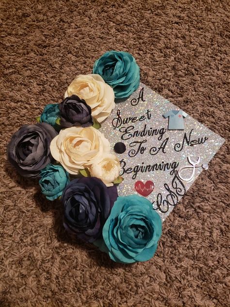 Surgical Tech Cap Decoration, Surgical Tech Graduation Cap, Surgical Tech Graduation Pictures, Finish College, Surgical Tech, Scrub Life, Grad Cap Designs, Graduation Cap Designs, Graduation Cap Decoration