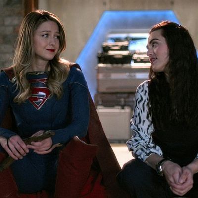 Lena And Kara, Kara And Lena, Supergirl Cast, Melissa Benoit, Melissa Supergirl, Supergirl Comic, Superman And Lois, Dc Legends, Lena Luthor