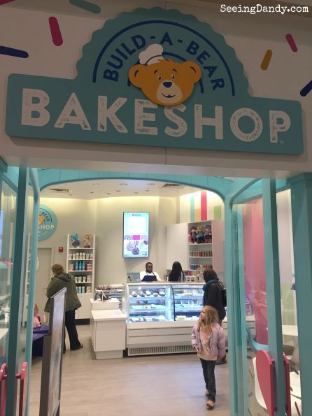 Build A Bear Box Ideas, Build A Bear Aesthetic Background, Build A Bear Display, Preppy Build A Bear, Build A Bear House, Couple Visionboard, Build A Bear Birthday Party, Build A Bear Date, Build A Bear Aesthetic