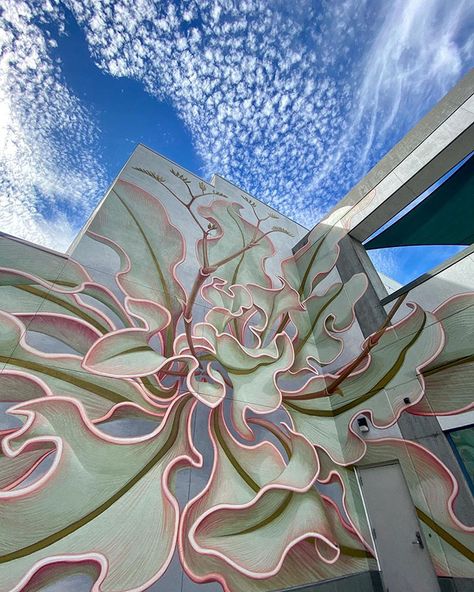 Artist Paints A Mesmerizing Flower Mural That Spreads Over 6 Surfaces Colorful Murals Street Artists, Flower Murals, Kitchen Mural, Art With Flowers, Birch Wall, Art Passion, Flower Mural, Building Painting, Animal Mural