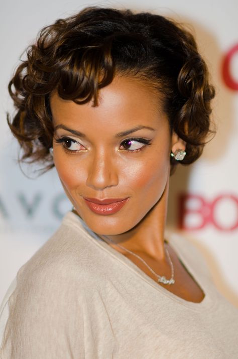 Selita Ebanks, Money Pictures, Fashion Makeup, Skin Tones, Beautiful People, Makeup Looks, Hair Makeup, Short Hair Styles, Wedding Day