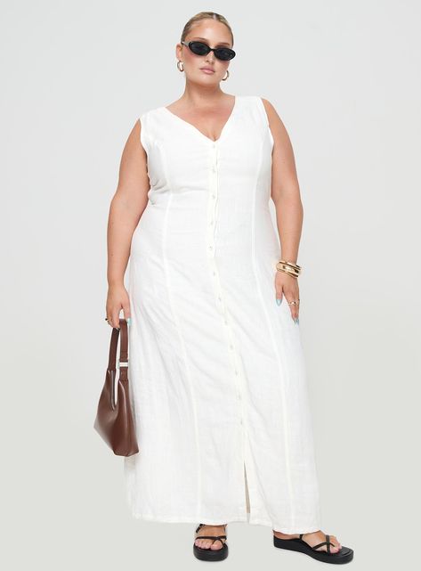 25 Plus-Size Linen Pants, Tops, and Skirts That Look Extra Expensive | Who What Wear Tops And Skirts, Maxi Dress White, Fleece Dress, Linen Maxi Dress, Outerwear Outfit, Curve Dresses, Casual Tank Tops, White Midi Dress, White Maxi Dresses