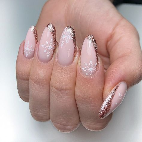 Metallic Nails Design, Festive Nails, January Nails, Ombre Nails Glitter, Christmas Gel Nails, Glamour Nails, Snowflake Nails, Metallic Nails, Festival Nails