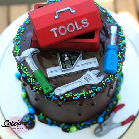 How to make a quick and easy Tool Box Themed Cake! ~ McGreevy Cakes Tool Birthday Cake, Birthday Cake For Men Easy, Mechanics Birthday Cake, Mechanic Cake, Tool Box Cake, Construction Cake, Dad Birthday Cakes, Birthday Cake For Him, 60th Birthday Cakes