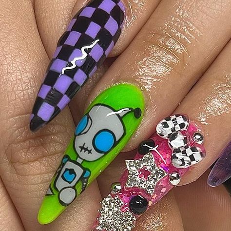 𝐋𝐀𝐋𝐈 𝐍𝐀𝐈𝐋𝐄𝐃 𝐈𝐓♡ʕ•ᴥ•ʔ♡ on Instagram: "Invader sim freestyle 💚💜 kinda inspired by an old set I did before 🤖 • #fortworth #dfw #dallas #nailtech #fortworthnailtech #nails #nailporn #nailfie #nailart #nailartdesign #dallasnailtech #gelnails #acrylicnails #explorepage #nailsofinstagram #nailinspo #nailsoftheday #creativenails #nailprodigy #nailtech #texasnailtech #texasnails #texas #fakenails #freestylenails#explorepage #beginnernailtech" Invader Zim Makeup, Invader Zim Nails, Invader Zim Acrylic Nails, Invader Zim Discord Banner, Invader Zim Sweater, Invader Zim Gir Jacket, Texas Nails, Invader Zim, Nailed It