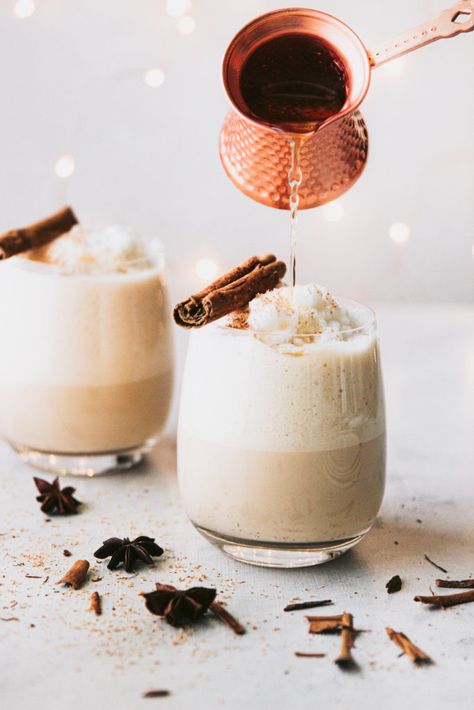 Lactose Free Eggnog, Dairy Free Eggnog Recipe, Thyme Mocktail, Dairy Free Eggnog, Classic Eggnog Recipe, Eggnog Rezept, Dairy Free Egg Nog, Classic Eggnog, Vegan Eggnog