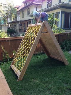 Mincing Thoughts: Kids Climbing Play Structure - Building a Climbing Wall and Cargo Net Kids Climbing Wall, Climbing Wall Kids, Play Structures For Kids, Diy Kids Playground, Playground Landscaping, Backyard Playset, Kids Backyard Playground, Play Structures, Build A Playhouse