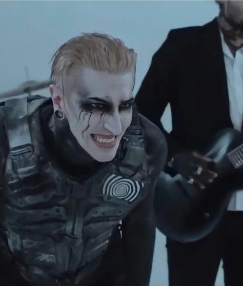 Chris Motionless Blonde, Chris Motionless Makeup, Gothic Bands, Chris Cerulli, Goth Guys, Chris Motionless, Palaye Royale, Motionless In White, Band Memes