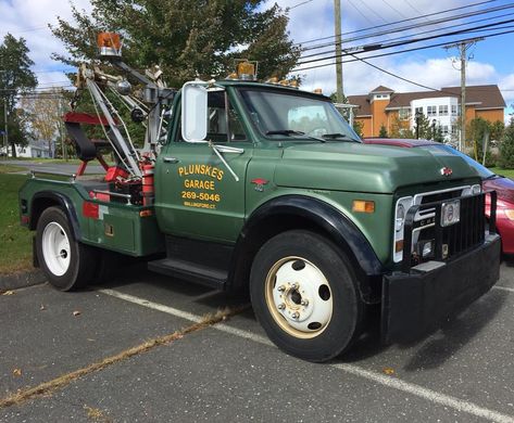 Old School Chevy, Towing And Recovery, Classic Truck, Chevy C10, Gm Trucks, Chevrolet Trucks, Gmc Trucks, Sports Bar, Tow Truck