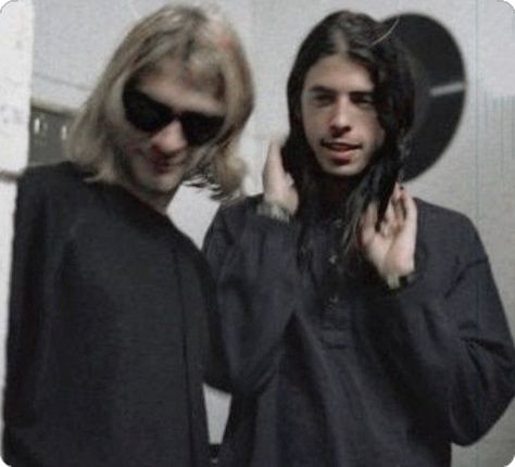 Kurt Cobain And Dave Grohl, Nirvana Pfp, Nirvana 90s, Matching Pfp 3, Grunge Pfp, Dave Grohl, 90s Grunge, Kurt Cobain, Nirvana