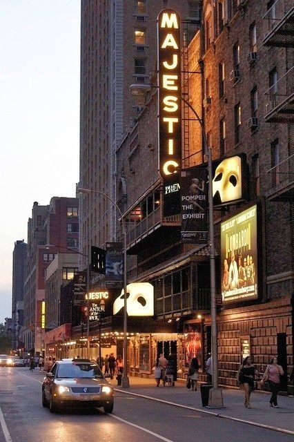 Phantom of the Opera - Majestic Theatre, Midtown Manhattan, NY....the longest running broadway show. Majestic Theatre, Radio Usa, Music Of The Night, A Night At The Opera, Broadway Plays, Theatre Life, Broadway Theatre, Broadway Musicals, Theatre Kid