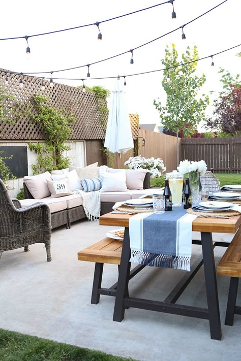 Casually Elegant Coastal Inspired Entertaining via Ella Claire Blog for Cost Plus World Market www.worldmarket.com #CelebrateOutdoors Pastel Rooms, Backyard Vibes, Design Per Patio, Newport House, Courtyard Ideas, Balkon Decor, Backyard Seating, Deck Designs Backyard, Patio Inspiration