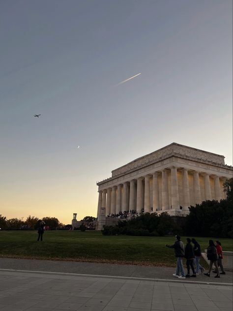 Washington Dc In October, Washington Dc School Trip, Dc School Trip, Washington Dc Aesthetic, Dc Aesthetic, Washington Dc City, Washing Dc, Dc Washington, Dc Trip