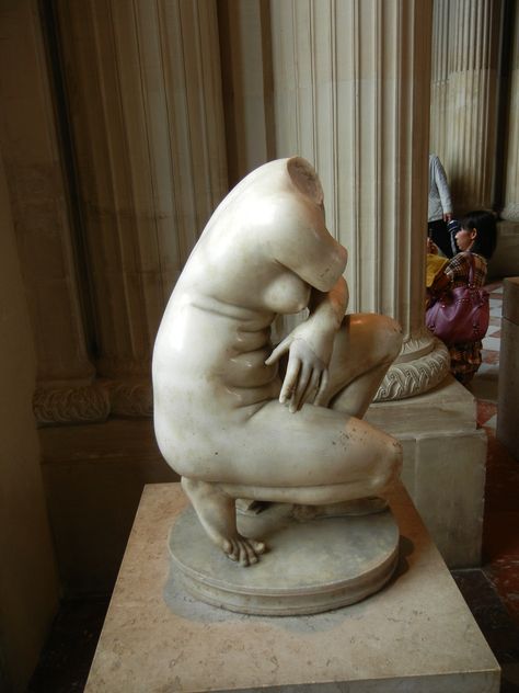 Crouching Aphrodite, Figure Sculpture, Aphrodite, 3 Things, Ground Floor, Garden Sculpture, Louvre, Marble, Sculpture