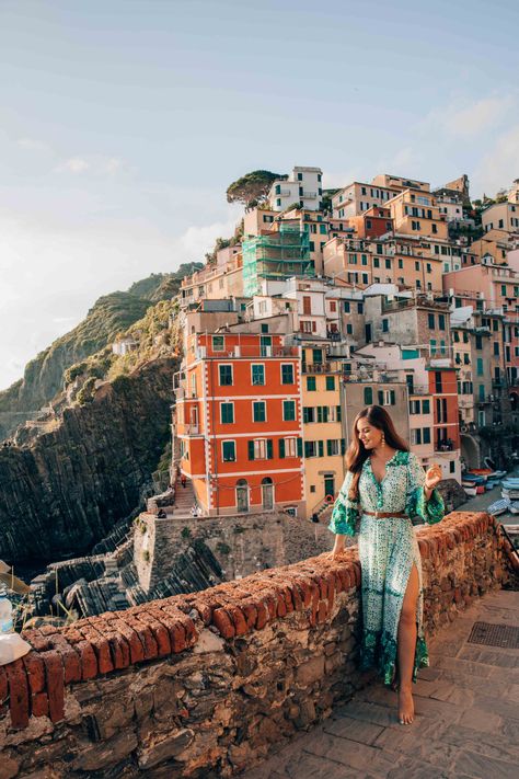 A Guide to Exploring Cinque Terre | One World Just Go Travel Life Aesthetic, Traveling Goals, Aesthetic Traveling, Italy Vibes, Travelling Tips, World Most Beautiful Place, Cinque Terre Italy, Unique Places, Europe Travel Guide