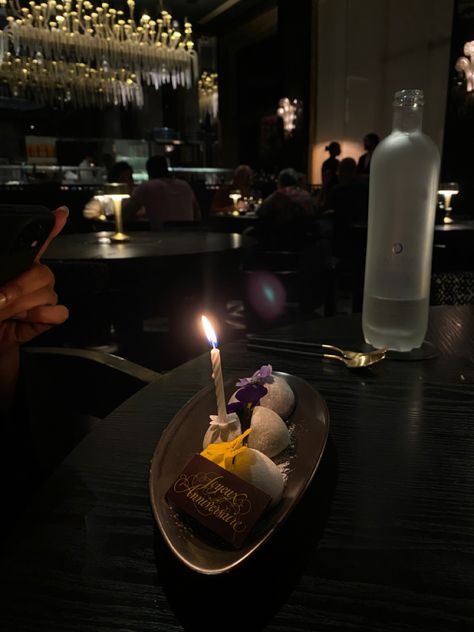 Birthday celebration dinner birthday cake Birthday Cake Restaurant, Birthday Dinner Aesthetic, Restaurants For Birthdays, 19 Birthday, Celebration Dinner, Artsy Tattoos, Cake For Boyfriend, Dinner Aesthetic, 19th Birthday