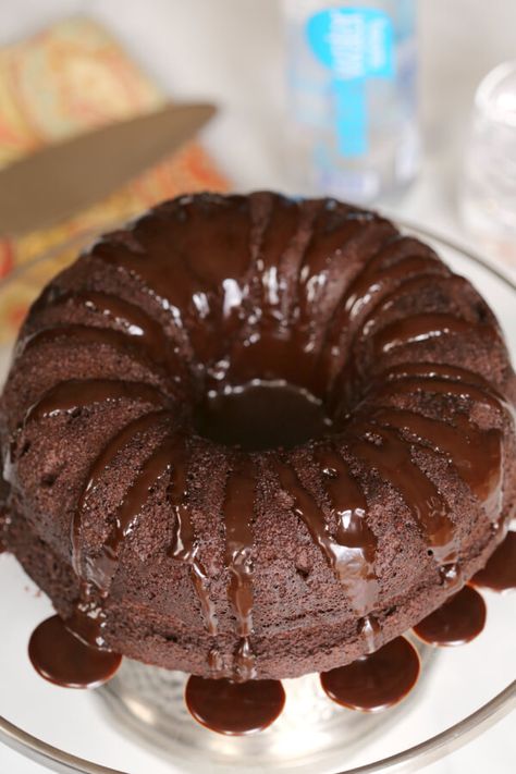 Inside Out German Chocolate Bundt Cake, Inside Out German Chocolate Cake, Microwave Cake Mix, German Chocolate Bundt Cake, Microwave Chocolate Cake, Microwave Chocolate Cakes, Choc Cake, Microwave Cake, Chocolate Bundt