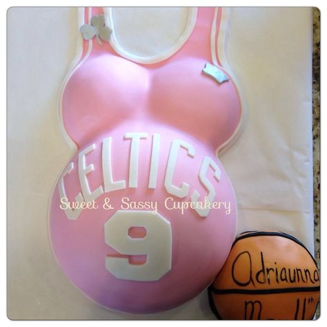 Basketball belly cake Jordan Cake Ideas, Basketball Baby Shower Ideas, Basketball Gender Reveal, Cake Gender Reveal, Jordan Cake, Basketball Baby Shower, Baby Gender Prediction, Girl Basketball, Gender Prediction