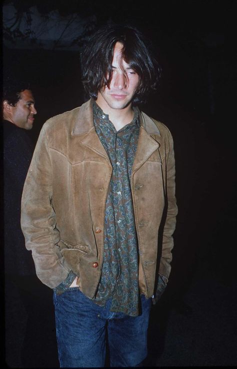 Keanu Reeves 90s, Keanu Reeves Young, Arch Motorcycle Company, Gender Fluid Fashion, 90s Men, Grunge Guys, Teen Celebrities, Keanu Charles Reeves, Paisley Shirt