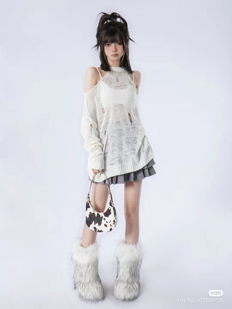 Y2k Tomboy, Harajuku Fashion Outfits, Korean Grunge, Grunge Knit, Goth Tops, Outfit Elegantes, Revealing Outfits, Korean Japanese, Chinese Fashion