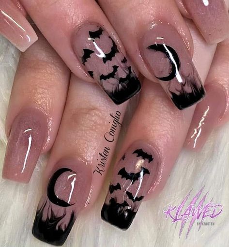 Bat Nail Art Halloween, Vampy Halloween Nails, Medium Nails Halloween, Horror Inspired Nails, French Tip Holloween Nails, Halloween French Tip Nails Short, Halloween Medium Nails, Halloween Nails With Bats, Bat Design Nails