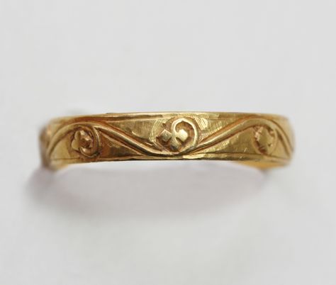 gold medieval ring Posey Ring, Medieval Ring, Ancient Jewels, Medieval Rings, Ancient Jewellery, Historical Jewellery, Medieval Jewelry, Ring Ideas, Ancient Jewelry