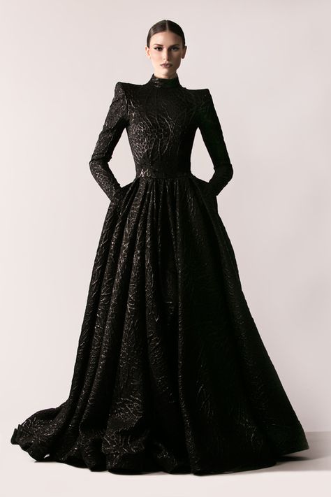 Black Wedding Dress Gothic, Michael Costello, Fantasy Gowns, فستان سهرة, Black Wedding Dresses, Fantasy Dress, Fall Winter 2016, Long Black Dress, Ball Gown Dresses